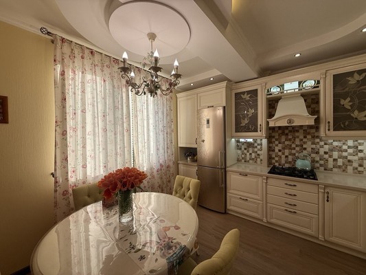 Продам однокомнатную (1-комн.) квартиру, Победы пр-кт, 74а, Симферополь г