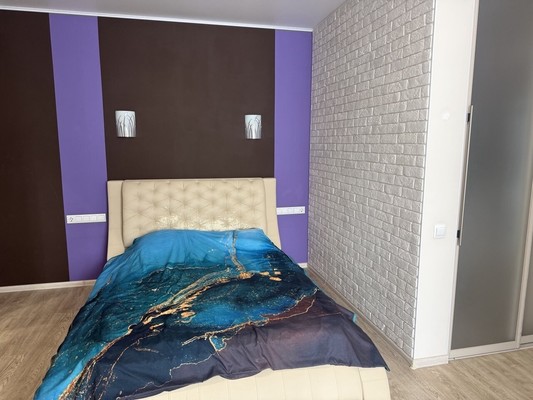 Продам однокомнатную (1-комн.) квартиру, Победы пр-кт, 74а, Симферополь г