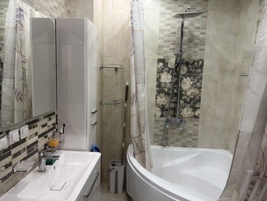 Продам однокомнатную (1-комн.) квартиру, Победы пр-кт, 74а, Симферополь г