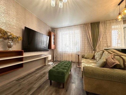 Продам трехкомнатную (3-комн.) квартиру, 78 Добровольческой Бригады ул, 26, Красноярск г