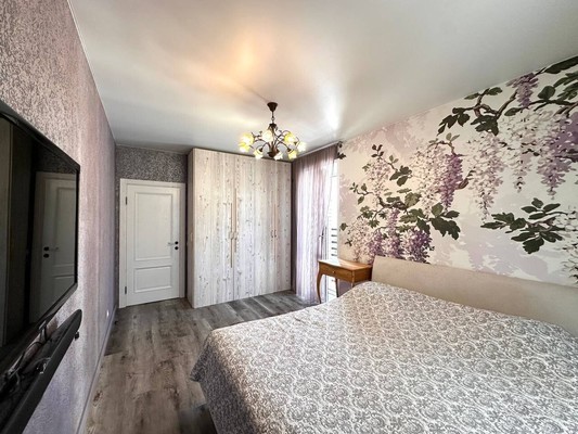 Продам трехкомнатную (3-комн.) квартиру, 78 Добровольческой Бригады ул, 26, Красноярск г