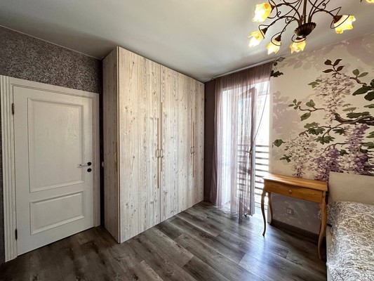 Продам трехкомнатную (3-комн.) квартиру, 78 Добровольческой Бригады ул, 26, Красноярск г