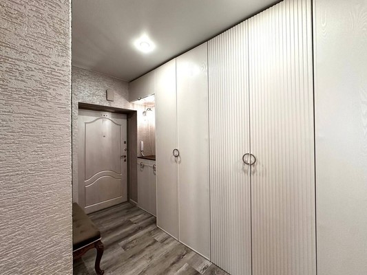 Продам трехкомнатную (3-комн.) квартиру, 78 Добровольческой Бригады ул, 26, Красноярск г