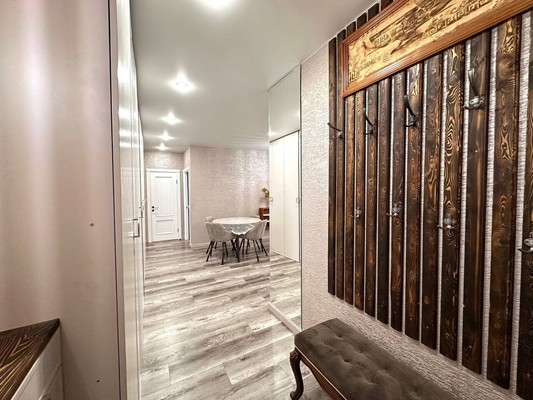 Продам трехкомнатную (3-комн.) квартиру, 78 Добровольческой Бригады ул, 26, Красноярск г