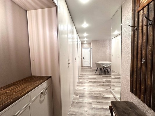 Продам трехкомнатную (3-комн.) квартиру, 78 Добровольческой Бригады ул, 26, Красноярск г