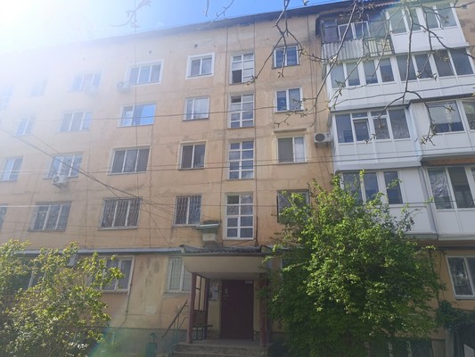 Продам двухкомнатную (2-комн.) квартиру, 60 лет Октября ул, 6, Симферополь г