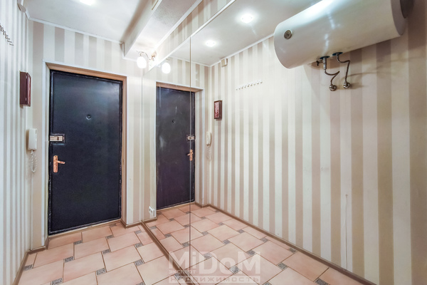 Продам двухкомнатную (2-комн.) квартиру, Комсомольская ул, 10, Назия п. ж/д ст.