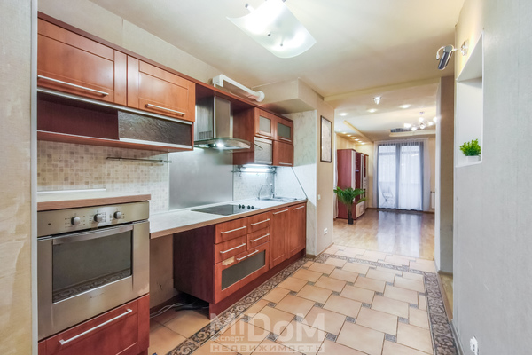 Продам двухкомнатную (2-комн.) квартиру, Комсомольская ул, 10, Назия п. ж/д ст.