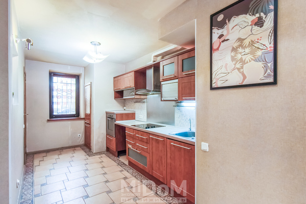 Продам двухкомнатную (2-комн.) квартиру, Комсомольская ул, 10, Назия п. ж/д ст.