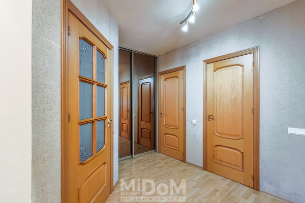 Продам двухкомнатную (2-комн.) квартиру, Комсомольская ул, 10, Назия п. ж/д ст.