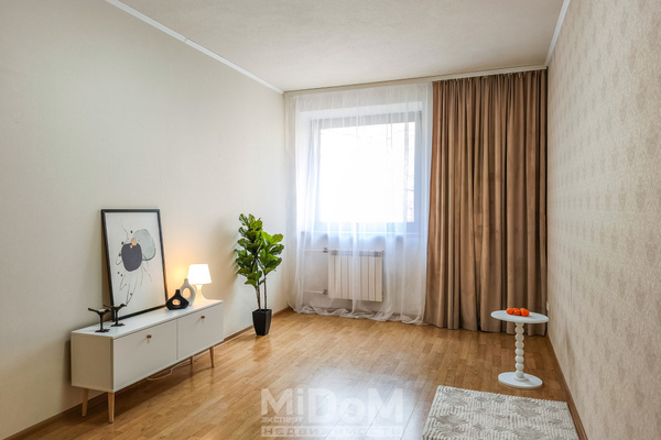 Продам двухкомнатную (2-комн.) квартиру, Комсомольская ул, 10, Назия п. ж/д ст.