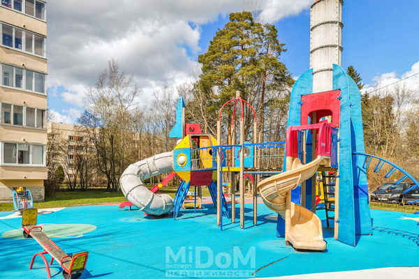 Продам двухкомнатную (2-комн.) квартиру, Комсомольская ул, 10, Назия п. ж/д ст.