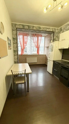 Продам двухкомнатную (2-комн.) квартиру, им. Сергея Есенина ул, 82к4, Краснодар г