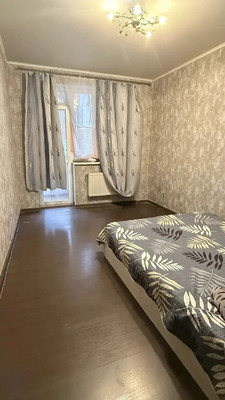 Продам двухкомнатную (2-комн.) квартиру, им. Сергея Есенина ул, 82к4, Краснодар г