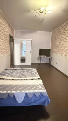 Продам двухкомнатную (2-комн.) квартиру, им. Сергея Есенина ул, 82к4, Краснодар г