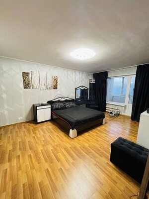 Продам однокомнатную (1-комн.) квартиру, Большая Очаковская ул, 21, Москва г