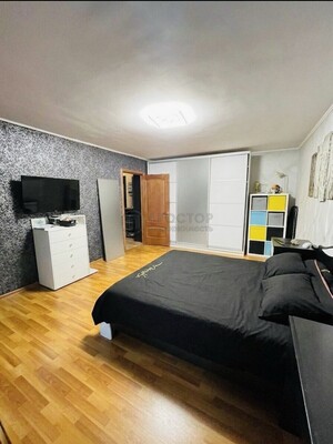 Продам однокомнатную (1-комн.) квартиру, Большая Очаковская ул, 21, Москва г