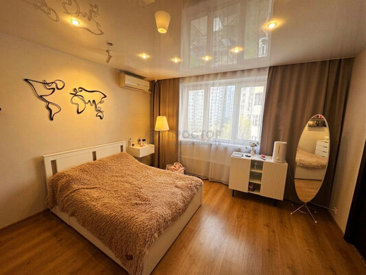 Продам трехкомнатную (3-комн.) квартиру, Лермонтовский пр-кт, 12, Москва г
