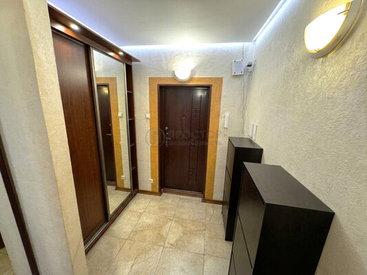 Продам трехкомнатную (3-комн.) квартиру, Лермонтовский пр-кт, 12, Москва г