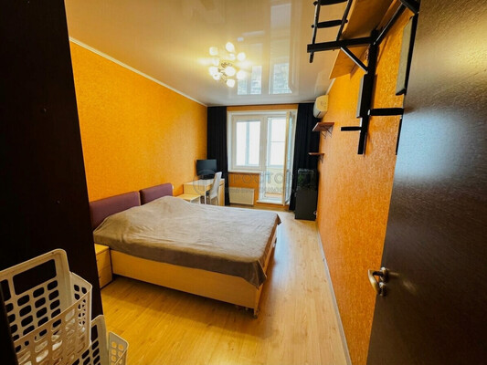 Продам трехкомнатную (3-комн.) квартиру, Лермонтовский пр-кт, 12, Москва г