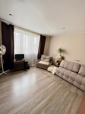 Продам трехкомнатную (3-комн.) квартиру, Ратная ул, 10к2, Москва г