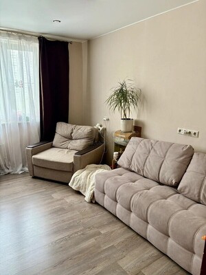 Продам трехкомнатную (3-комн.) квартиру, Ратная ул, 10к2, Москва г