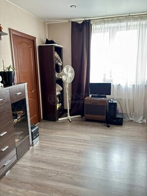 Продам трехкомнатную (3-комн.) квартиру, Ратная ул, 10к2, Москва г