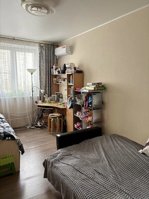 Продам трехкомнатную (3-комн.) квартиру, Ратная ул, 10к2, Москва г