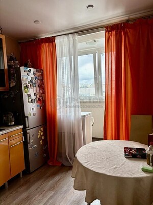 Продам трехкомнатную (3-комн.) квартиру, Ратная ул, 10к2, Москва г