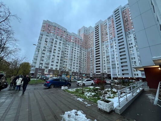 Продам двухкомнатную (2-комн.) квартиру, Заводская ул, 18к3, Нахабино рп