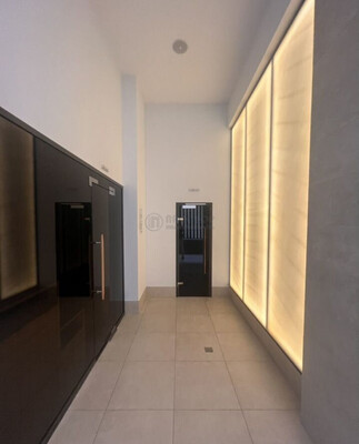 Продам коммерческое помещение 86,4 м2, Софийская наб, 34, Москва г
