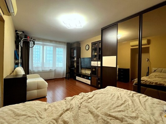 Продам однокомнатную (1-комн.) квартиру, Усачёва ул, 19к3, Москва г