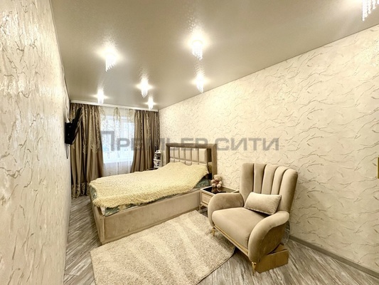 Продам двухкомнатную (2-комн.) квартиру, Гурьянова ул, 10, Калуга г