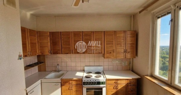 Продам однокомнатную (1-комн.) квартиру, Литовский б-р, 5/10, Москва г