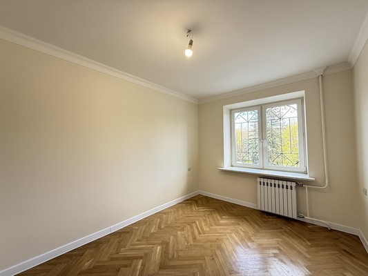 Продам трехкомнатную (3-комн.) квартиру, Ленина пр-кт, 7а, Нальчик г