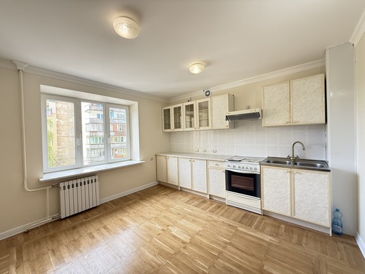 Продам трехкомнатную (3-комн.) квартиру, Ленина пр-кт, 7а, Нальчик г