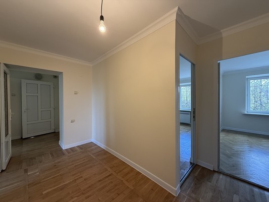 Продам трехкомнатную (3-комн.) квартиру, Ленина пр-кт, 7а, Нальчик г