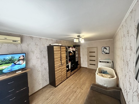 Продам двухкомнатную (2-комн.) квартиру, им. 40-летия Победы ул, 101, Краснодар г