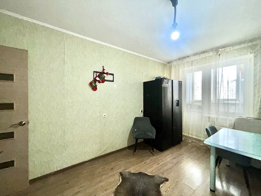 Продам двухкомнатную (2-комн.) квартиру, им. 40-летия Победы ул, 101, Краснодар г