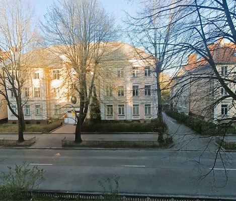 Продам двухкомнатную (2-комн.) квартиру, Офицерская ул, 3, Калининград г