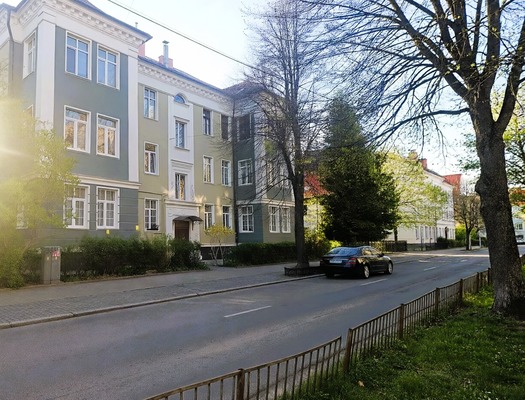 Продам двухкомнатную (2-комн.) квартиру, Офицерская ул, 3, Калининград г