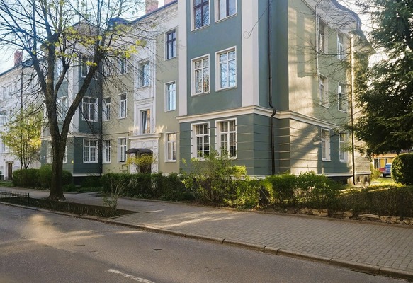 Продам двухкомнатную (2-комн.) квартиру, Офицерская ул, 3, Калининград г