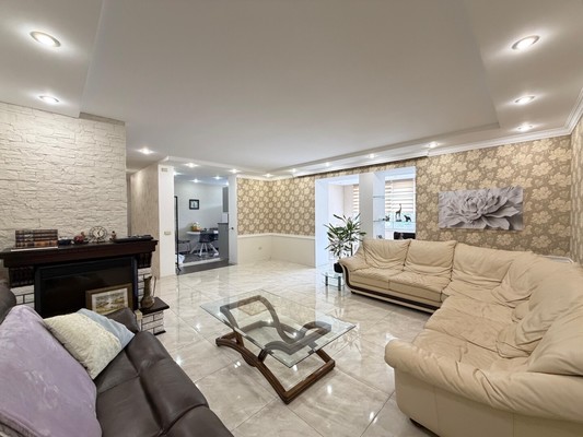 Продам трехкомнатную (3-комн.) квартиру, Тарчокова ул, 19к2, Нальчик г