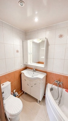 Продам двухкомнатную (2-комн.) квартиру, 2-я Краснодарская ул, 129к2, Ростов-на-Дону г