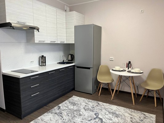 Продам однокомнатную (1-комн.) квартиру, Петровский б-р, 25, Бугры п