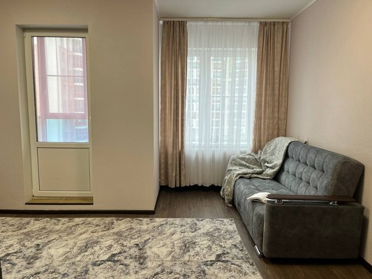 Продам однокомнатную (1-комн.) квартиру, Петровский б-р, 25, Бугры п