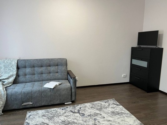 Продам однокомнатную (1-комн.) квартиру, Петровский б-р, 25, Бугры п