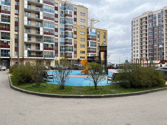 Продам однокомнатную (1-комн.) квартиру, Петровский б-р, 25, Бугры п