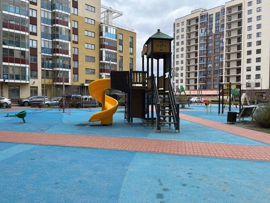 Продам однокомнатную (1-комн.) квартиру, Петровский б-р, 25, Бугры п