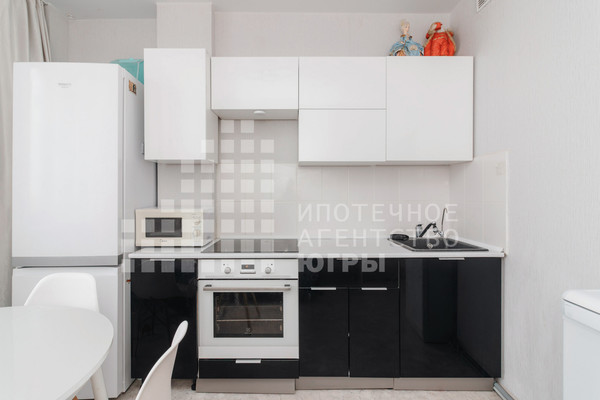 Продам двухкомнатную (2-комн.) квартиру, Анны Коньковой ул, 16, Ханты-Мансийск г